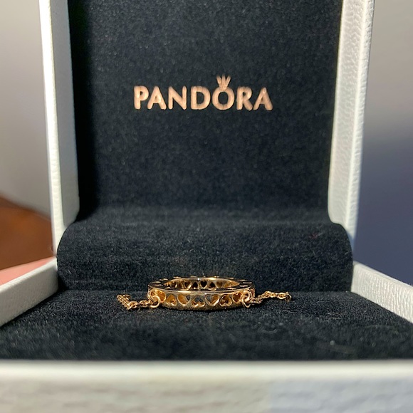 NWOT Pandora: Circle of Sparkle Necklace - Picture 3 of 8